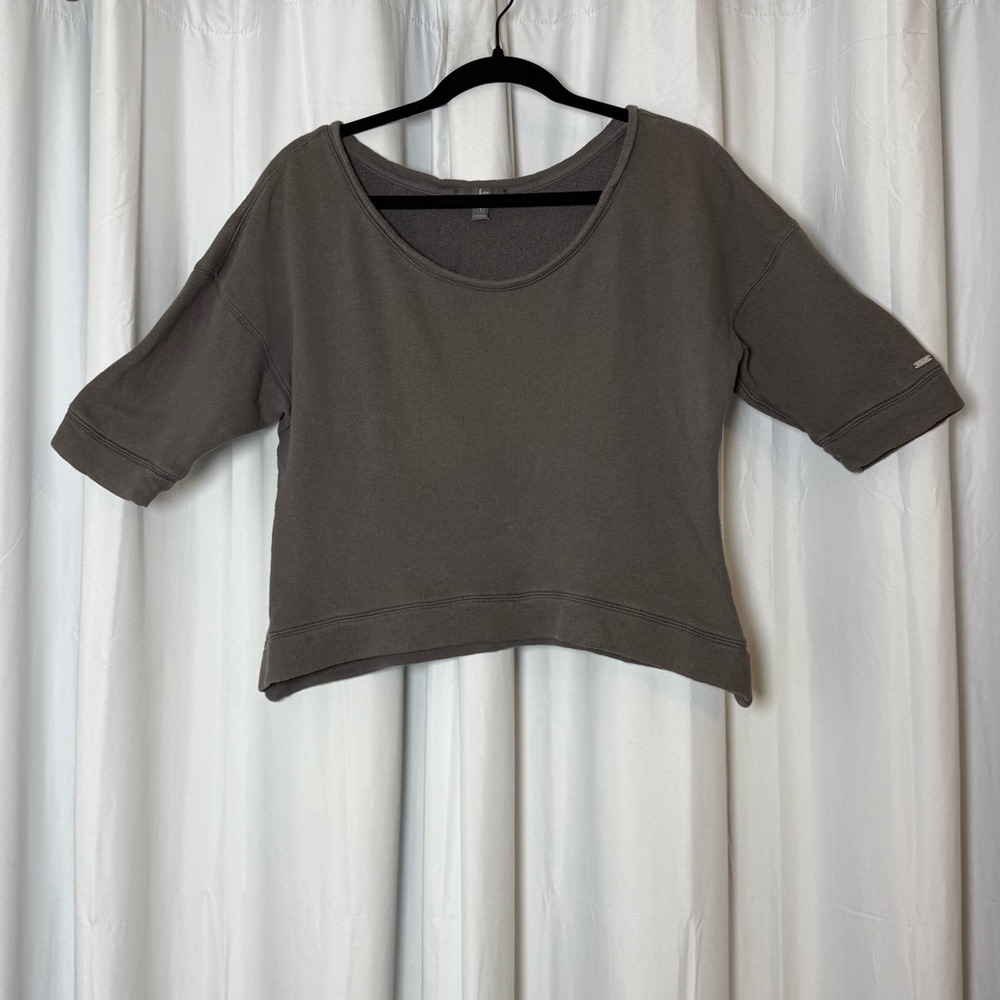 ALO Yoga Cropped Boxy Sweatshirt in Charcoal Gray